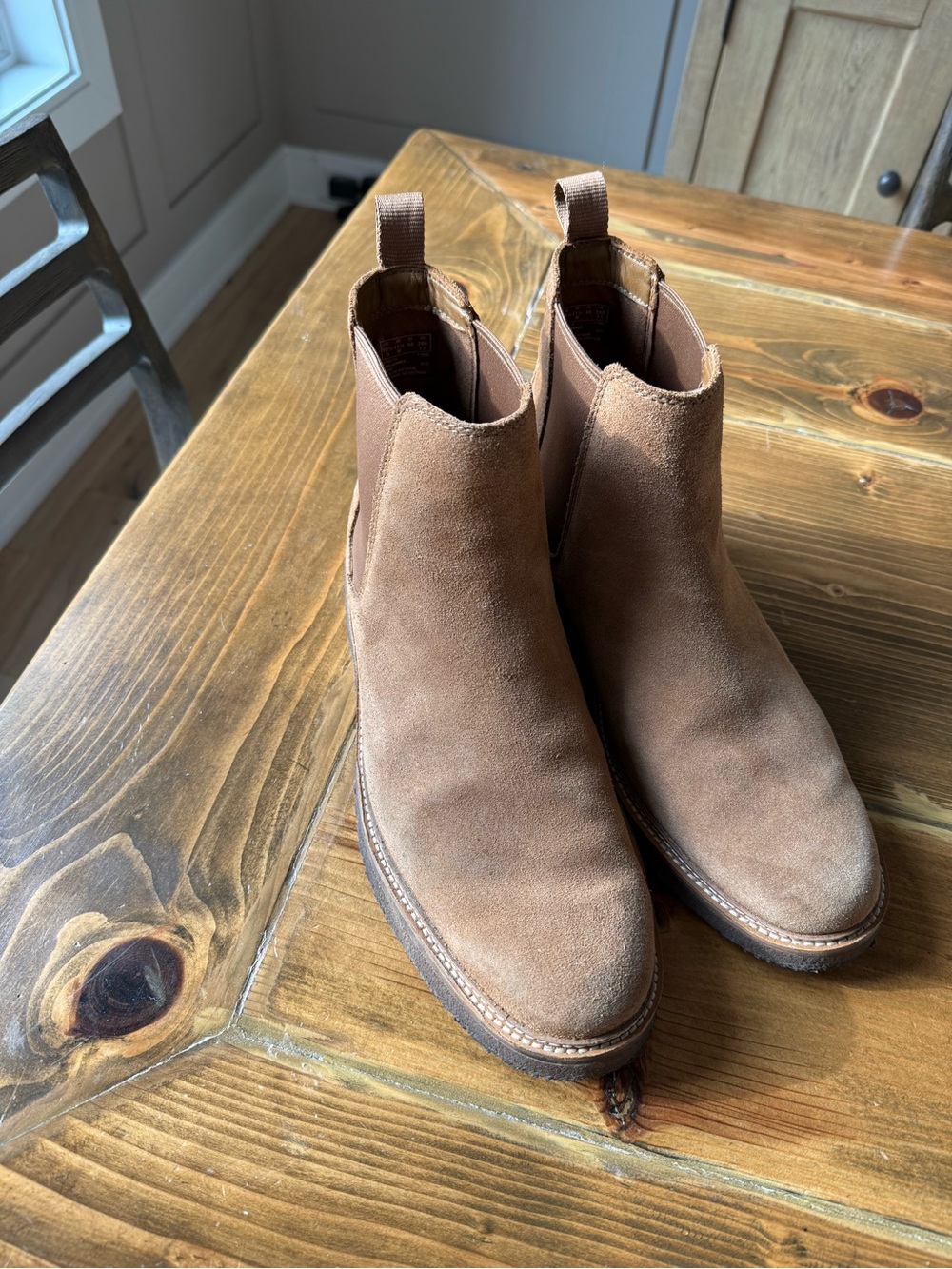 Clarks Tan Cognac Suede Chukka Chelsea Boots